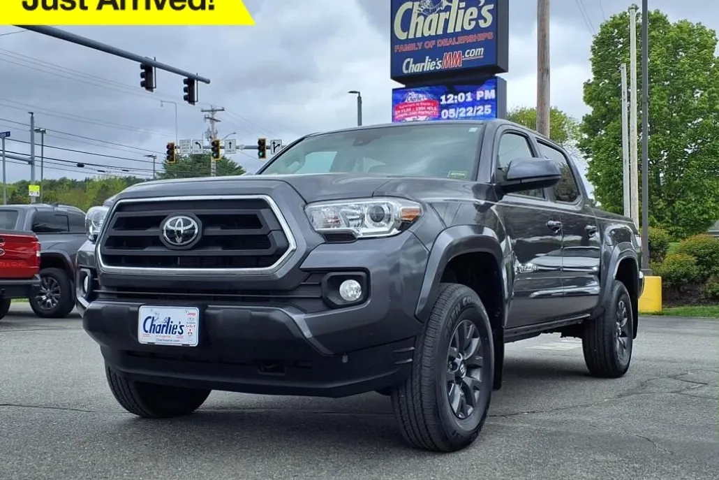 2023 Toyota Tacoma Double Cab photo 1