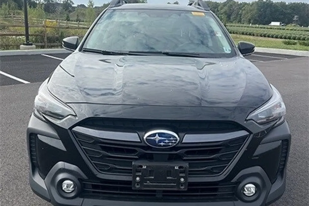 2023 Subaru Outback Premium photo 1
