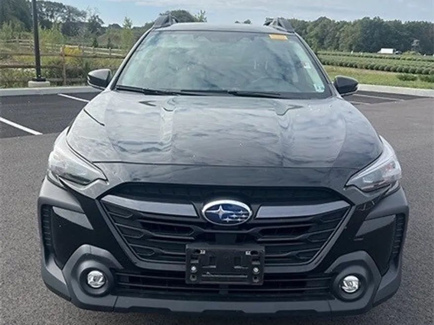 2023 Subaru Outback Premium photo 1