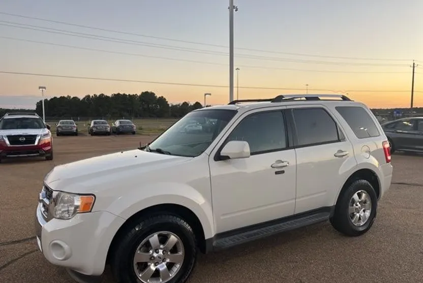 2011 Ford Escape Limited photo 1