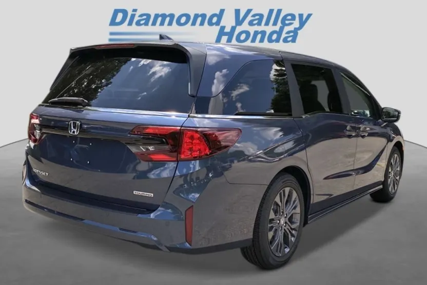 2026 Honda Odyssey Touring photo 1