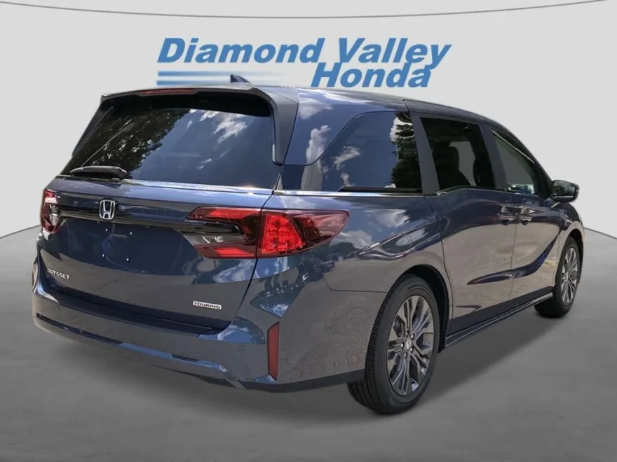 2026 Honda Odyssey Touring photo 1