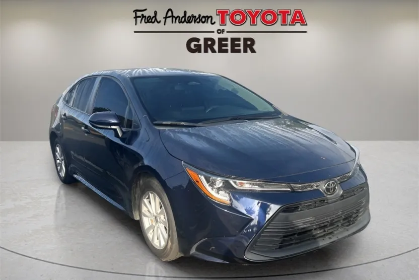 2023 Toyota Corolla LE photo 1