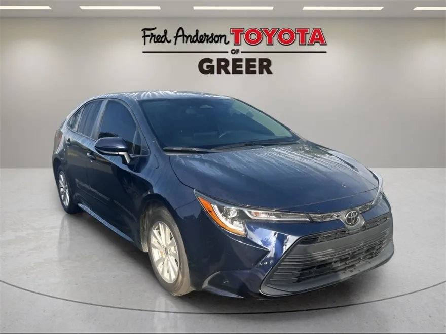 2023 Toyota Corolla LE photo 1