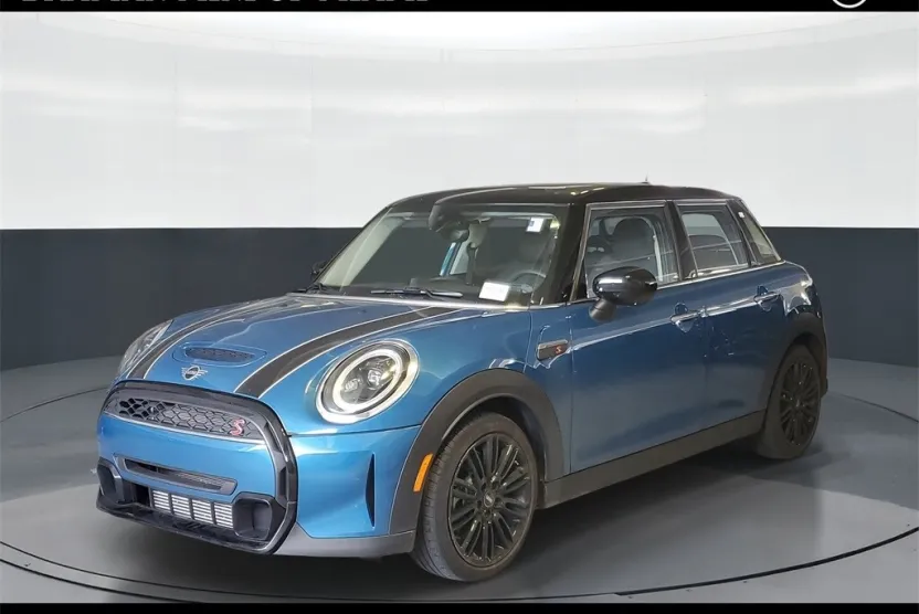 2023 Mini Cooper 4 Door Hardtop S photo 1