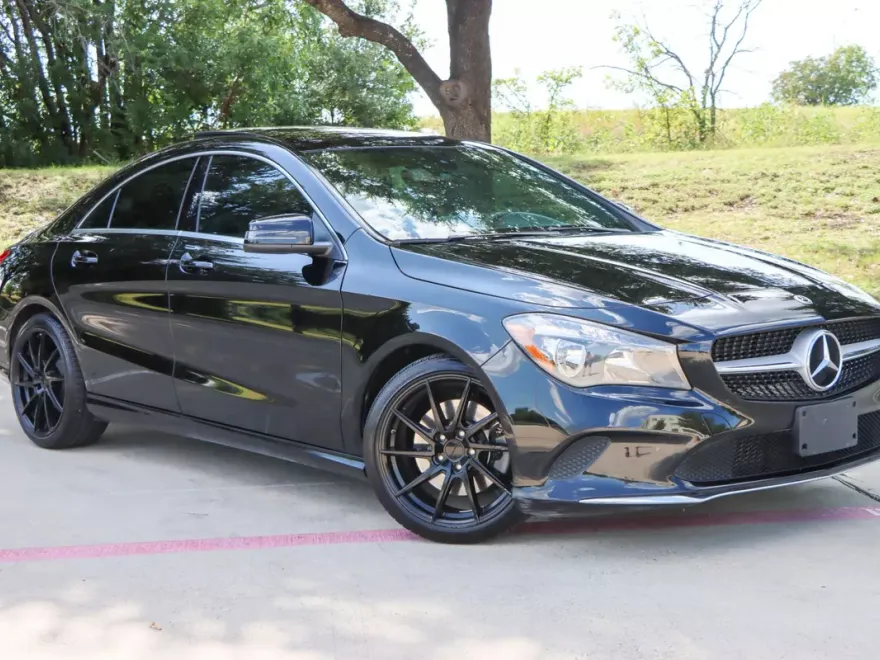 2019 Mercedes Benz CLA 250 photo 1
