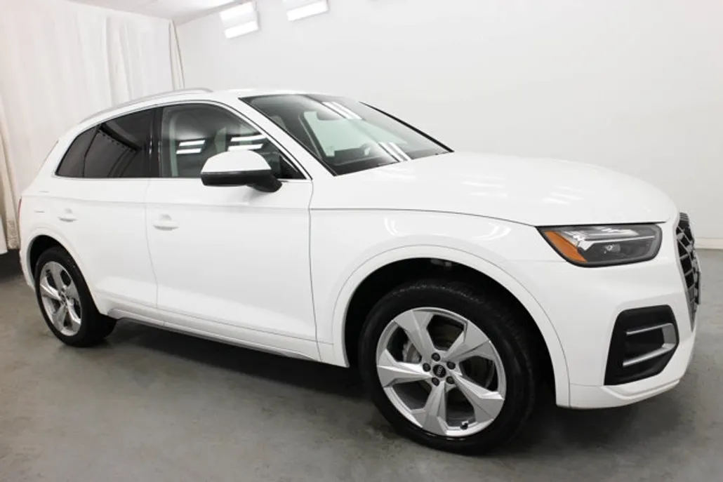 2021 Audi Q5 Premium Plus photo 1