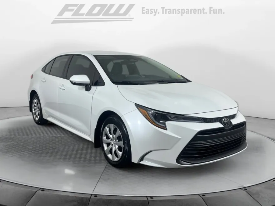 2025 Toyota Corolla LE photo 1