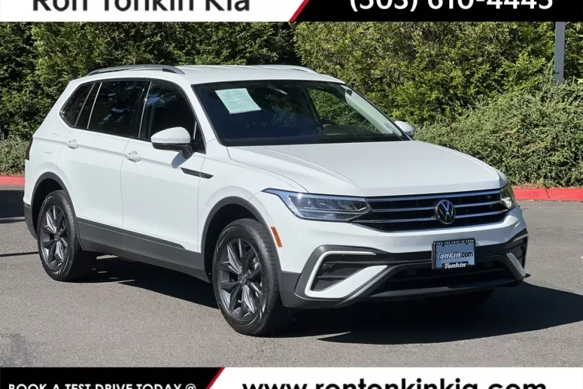 2022 Volkswagen Tiguan SE photo 1