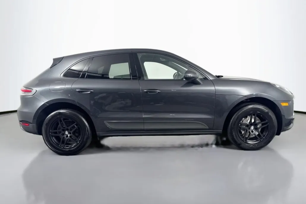 2021 Porsche Macan Base photo 1