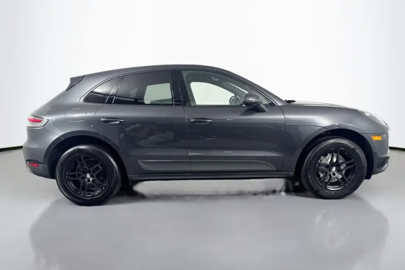 2021 Porsche Macan Base photo 1