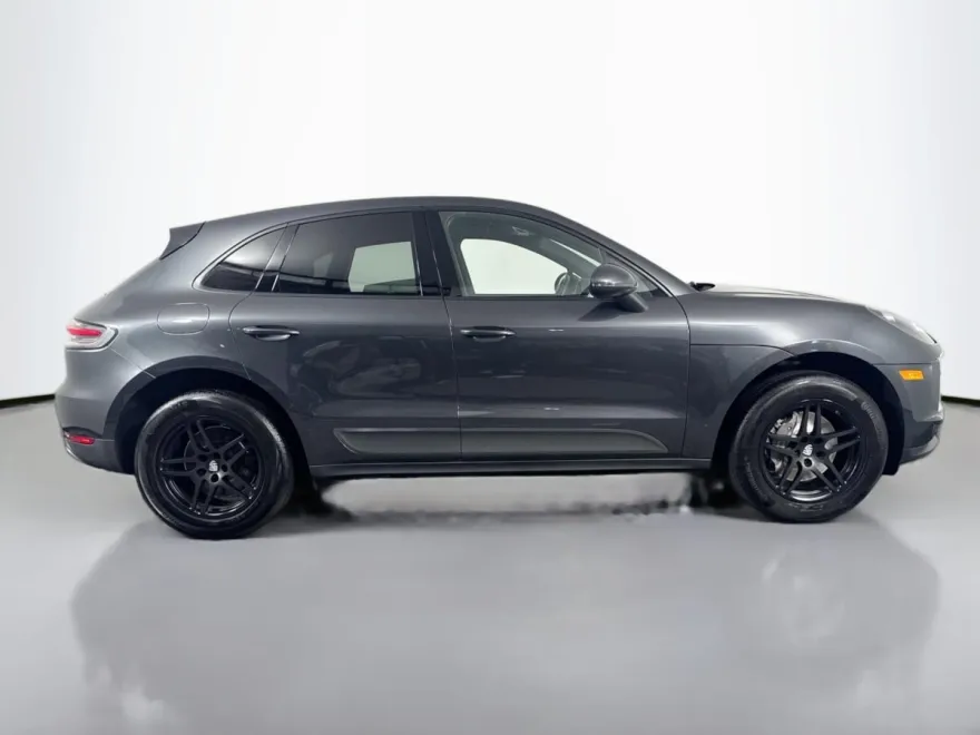 2021 Porsche Macan Base photo 1