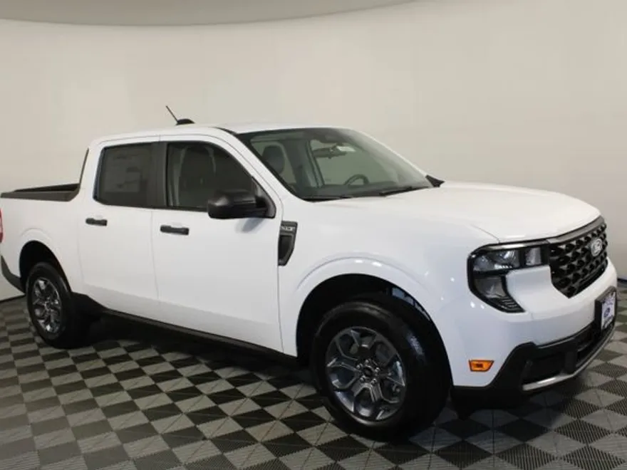 2025 Ford Maverick XLT photo 1
