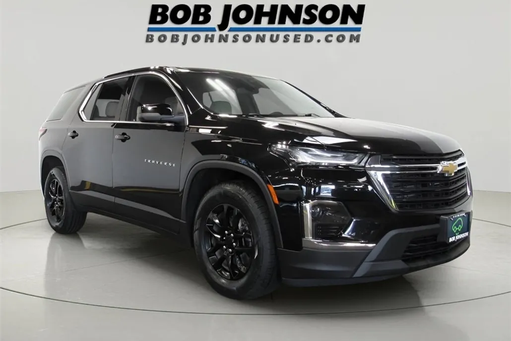2023 Chevrolet Traverse LS photo 1