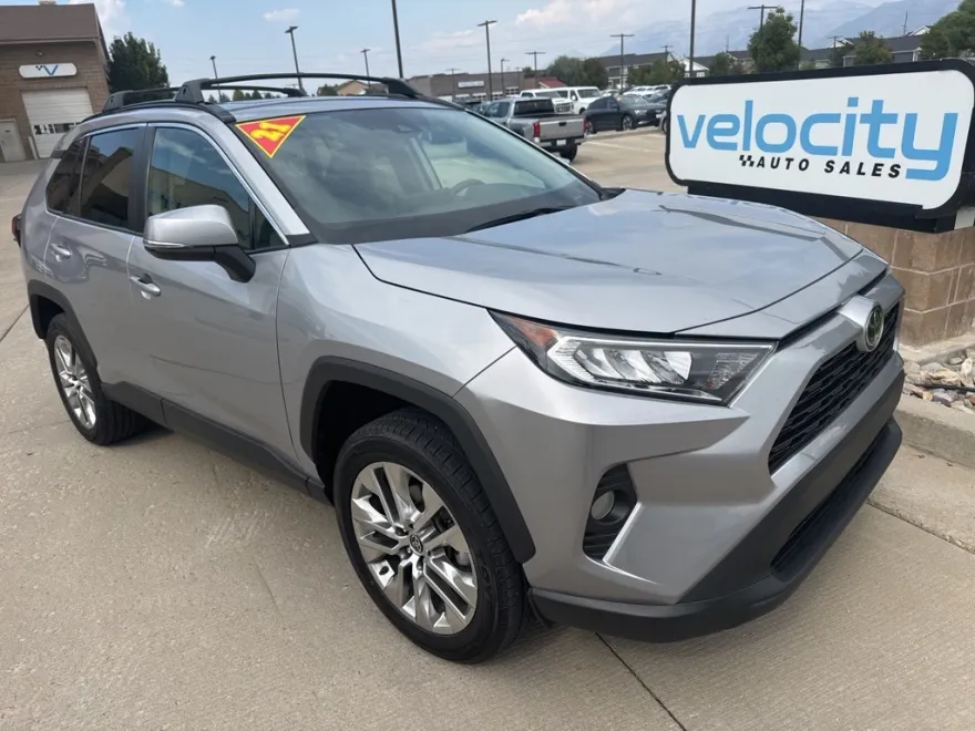 2021 Toyota RAV4 XLE Premium photo 1