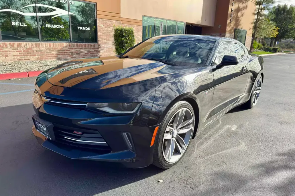2017 Chevrolet Camaro 2LT photo 1