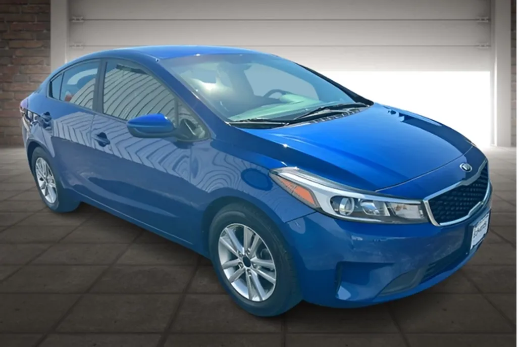 2017 Kia Forte LX Base photo 1