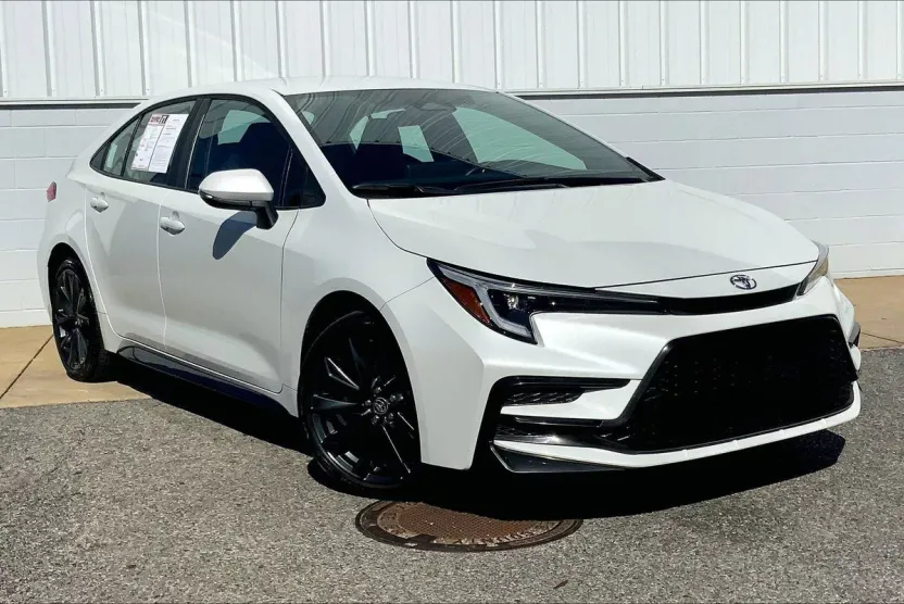 2024 Toyota Corolla SE photo 1