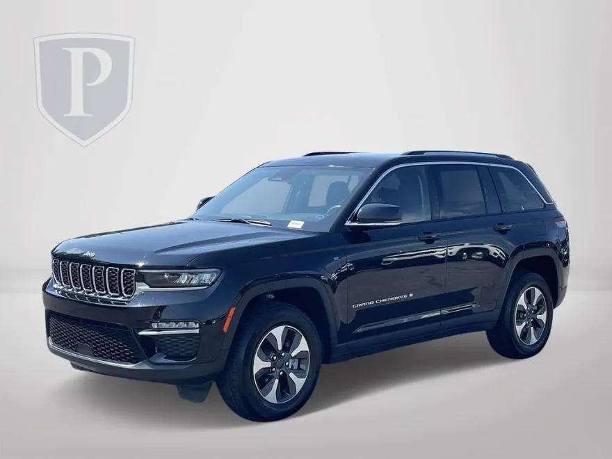 2023 Jeep Cherokee Base photo 1