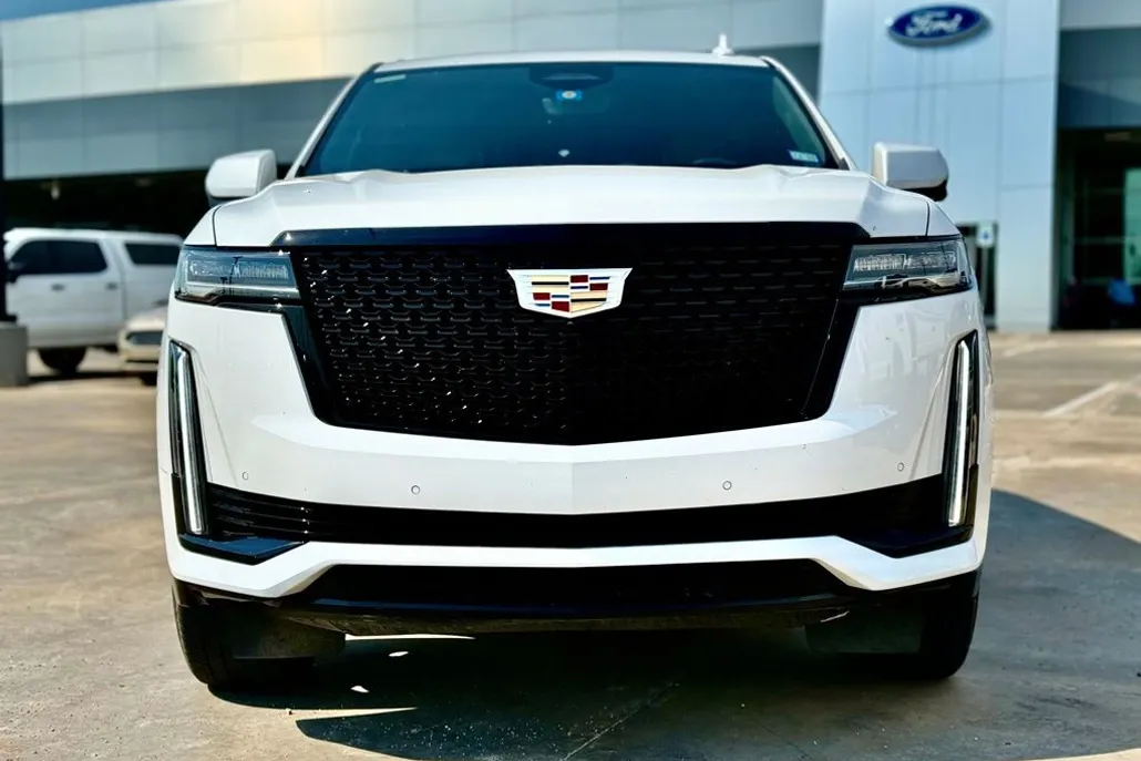 2024 Cadillac Escalade Premium Luxury photo 1