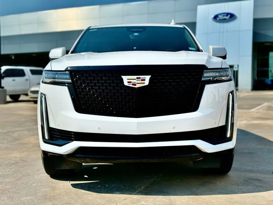 2024 Cadillac Escalade Premium Luxury photo 1