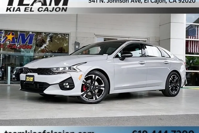 2022 Kia K5 GT-Line photo 1