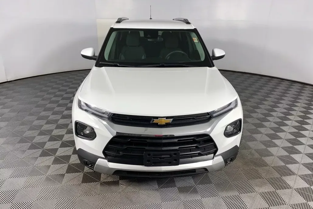 2023 Chevrolet Trailblazer LT photo 1