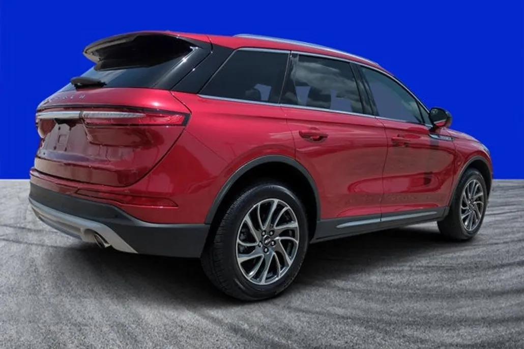 2021 Lincoln Corsair Standard photo 1