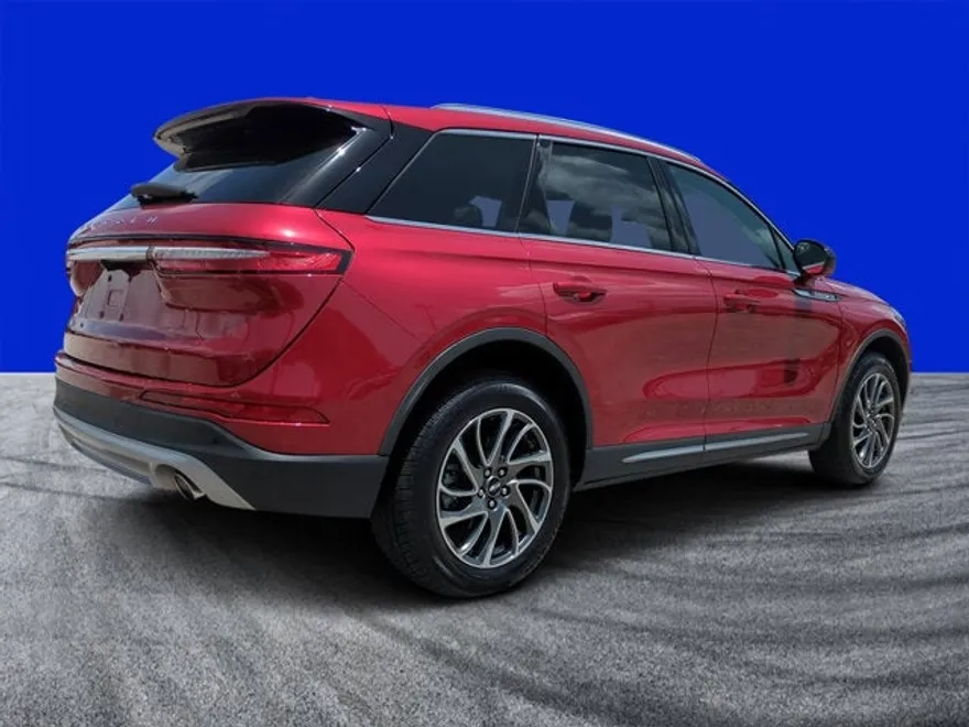 2021 Lincoln Corsair Standard photo 1