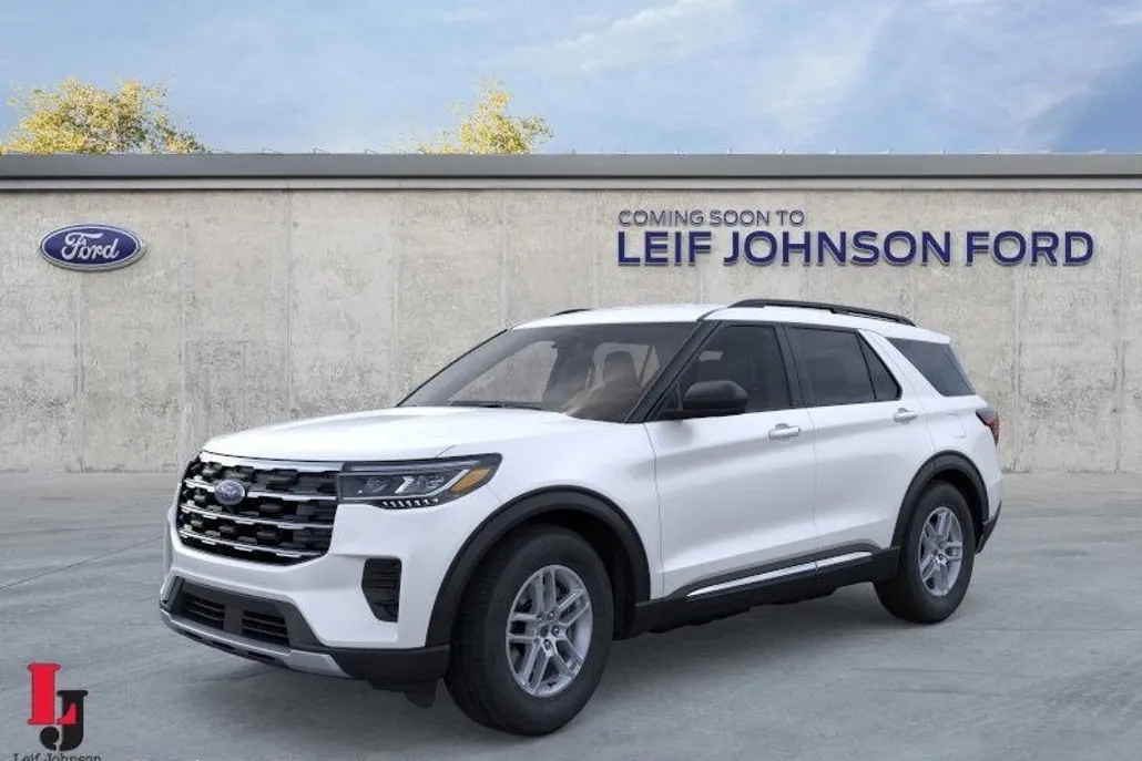 2025 Ford Explorer photo 1