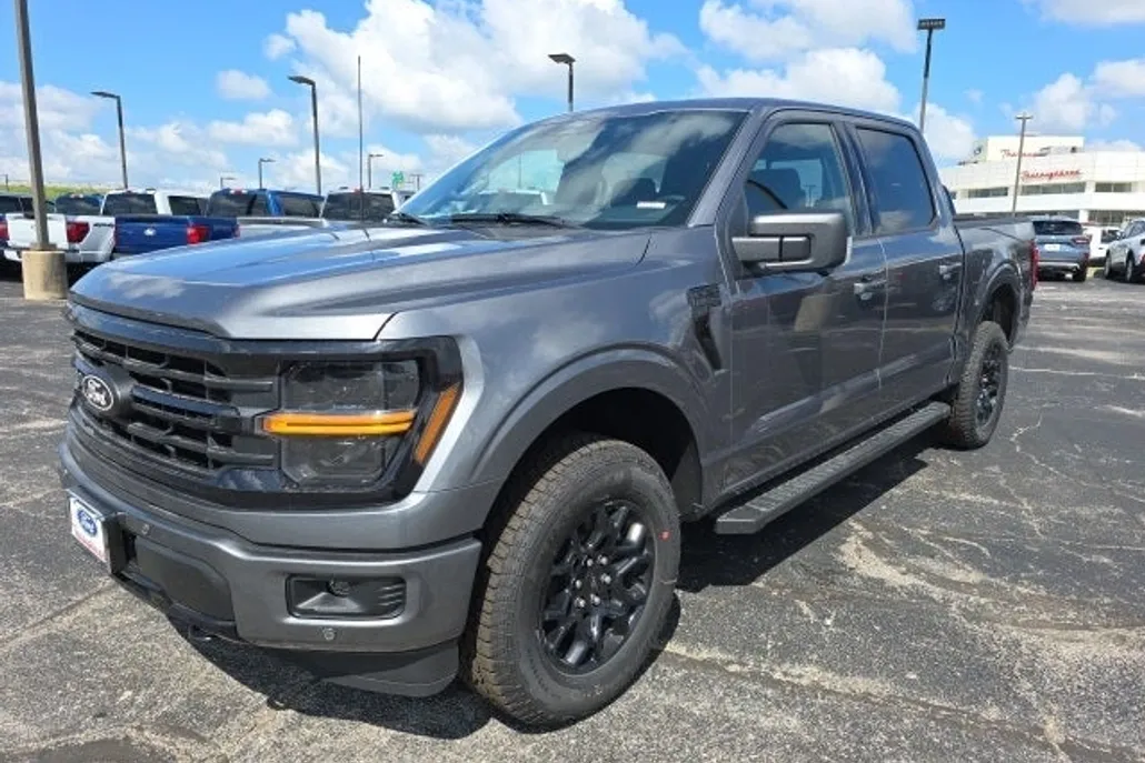 2025 Ford F-150 XLT photo 1