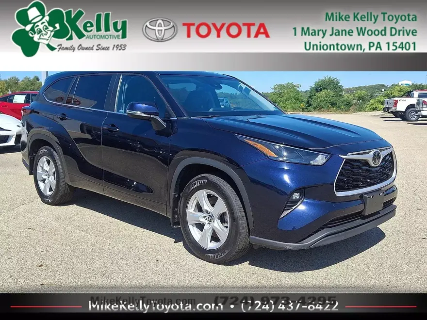 2024 Toyota Highlander LE photo 1