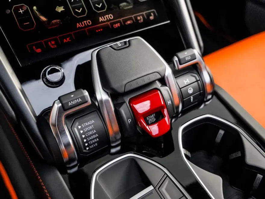 2022 Lamborghini Urus photo 16