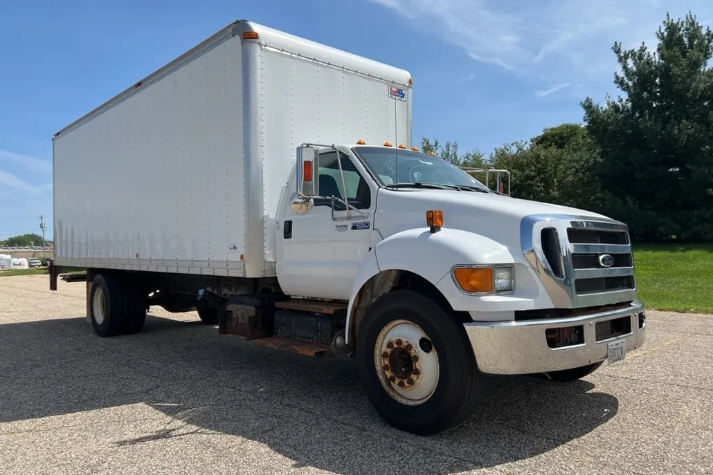 2015 Ford F-650 photo 1