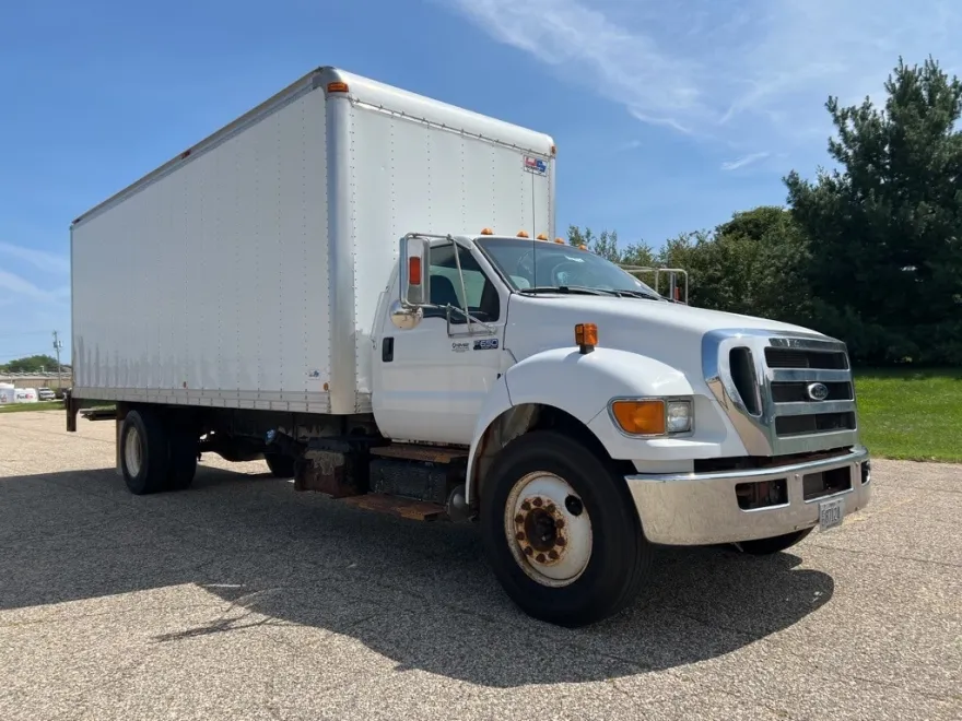 2015 Ford F-650 photo 1