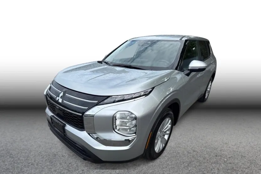 2025 Mitsubishi Outlander ES 2.5 photo 1