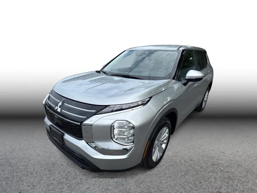 2025 Mitsubishi Outlander ES 2.5 photo 1