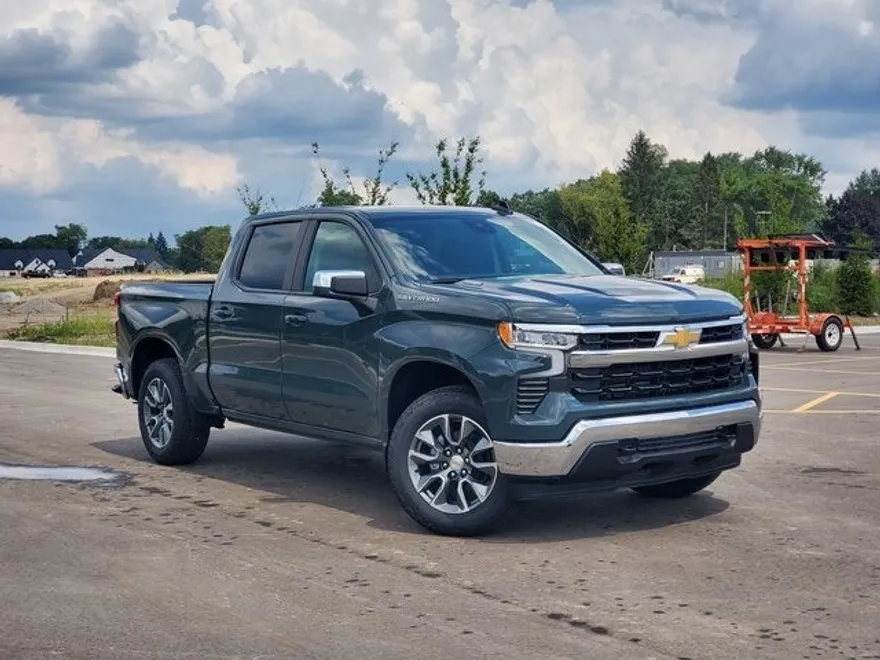 2026 Chevrolet Silverado 1500 LT photo 1