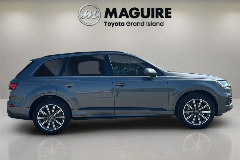 2024 Audi Q7 45 Premium Plus photo 1