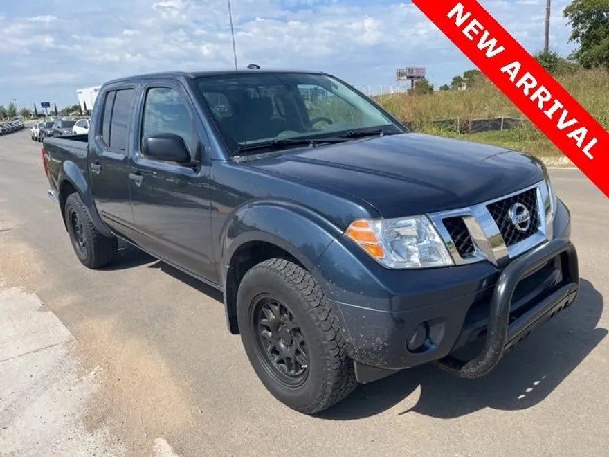 2017 Nissan Frontier SV photo 1