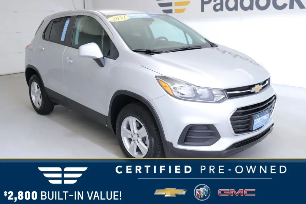 2022 Chevrolet Trax LS photo 1