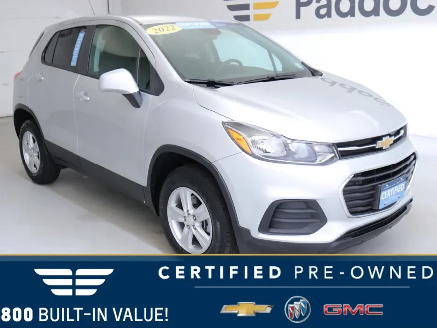 2022 Chevrolet Trax LS photo 1