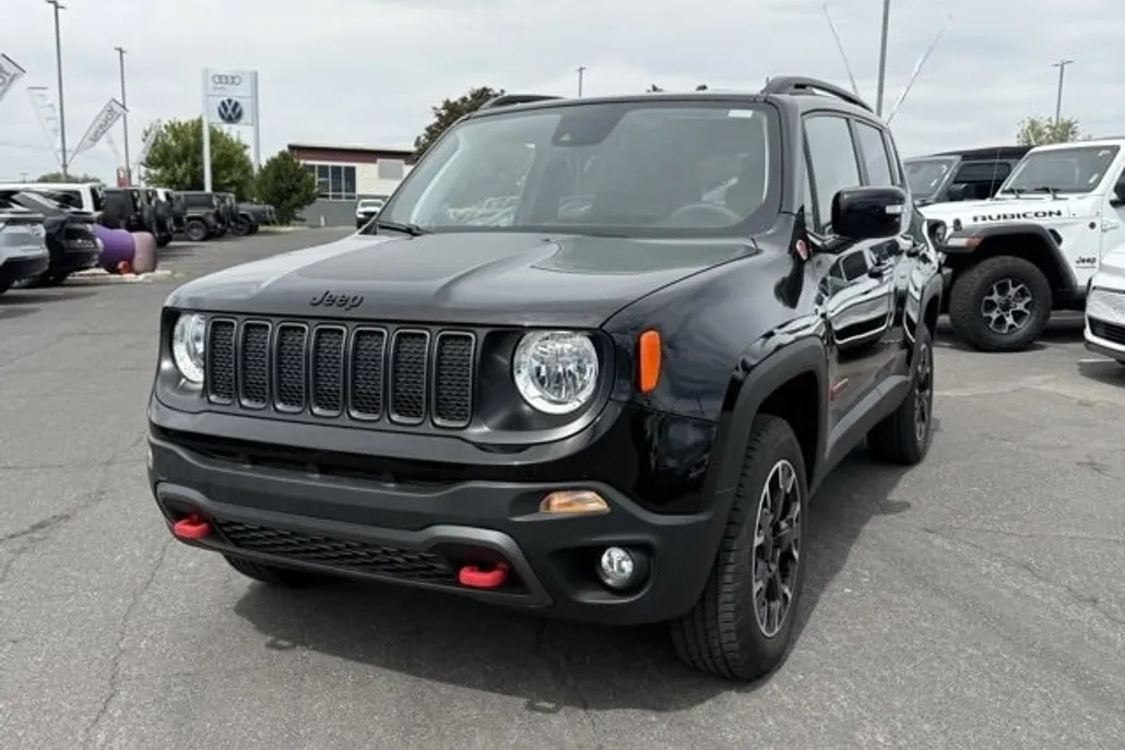 2023 Jeep Renegade Trailhawk photo 1