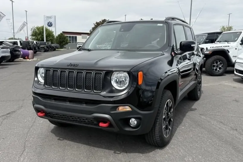 2023 Jeep Renegade Trailhawk photo 1