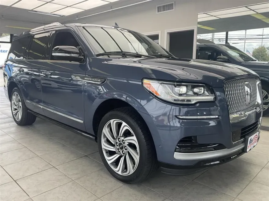 2022 Lincoln Navigator Reserve photo 1