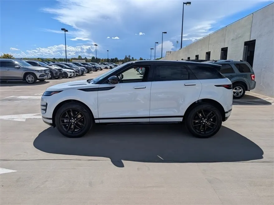 2026 Land Rover Range Rover Evoque Dynamic SE photo 1
