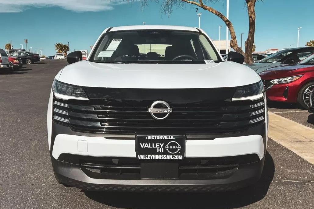2025 Nissan Kicks S photo 1