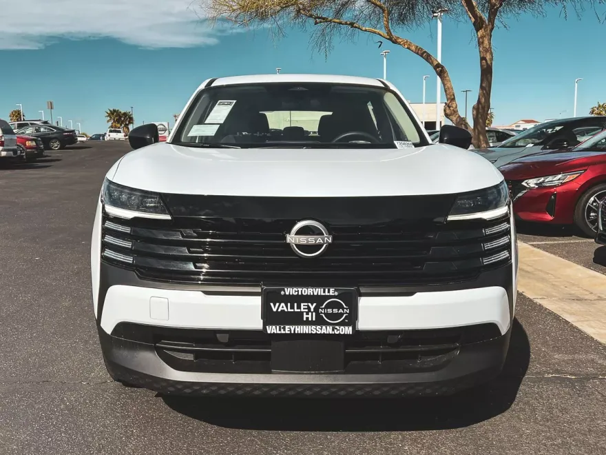 2025 Nissan Kicks S photo 1