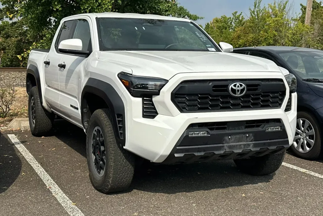 2024 Toyota Tacoma TRD Off-Road photo 1