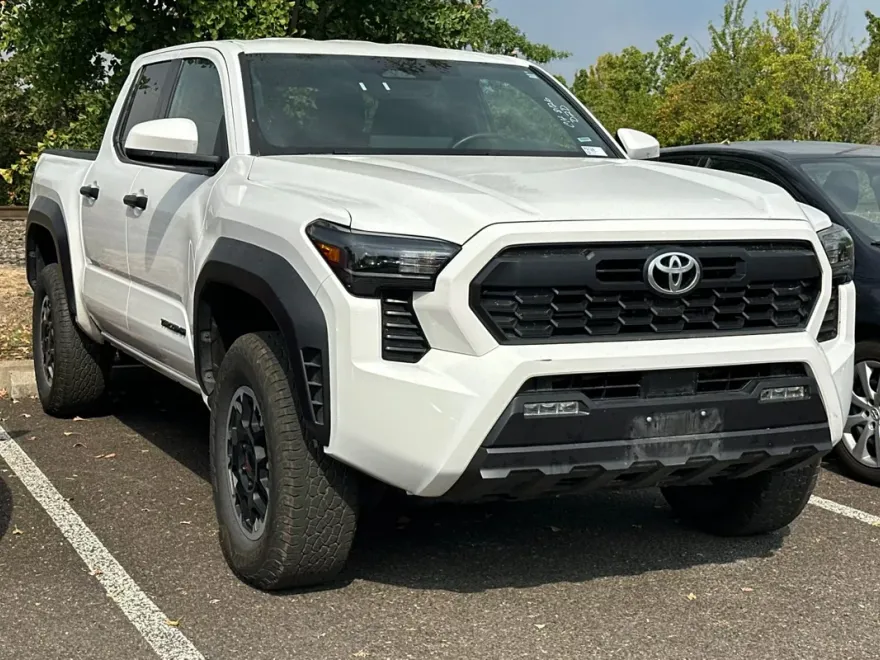 2024 Toyota Tacoma TRD Off-Road photo 1